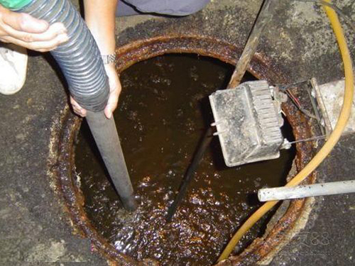 王场镇隔油池清理