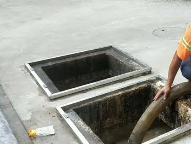 王场镇化粪池清理